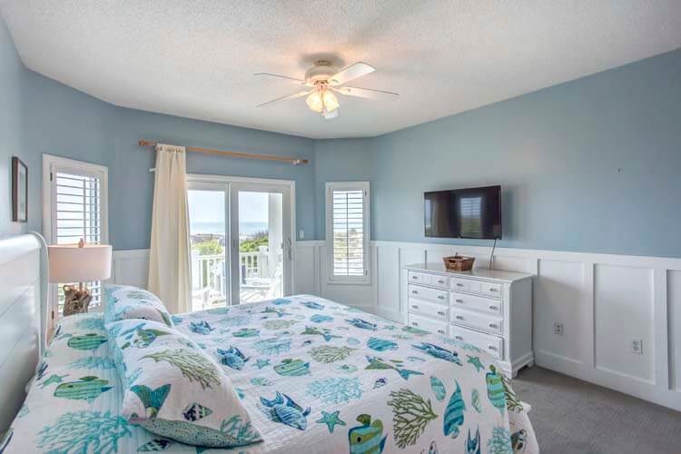 1st Floor King with Private Bath