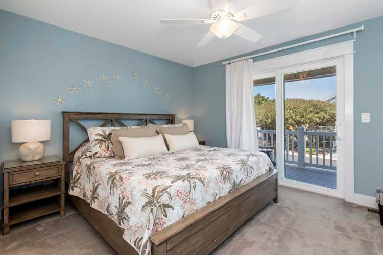 1st Floor King with Private Bath