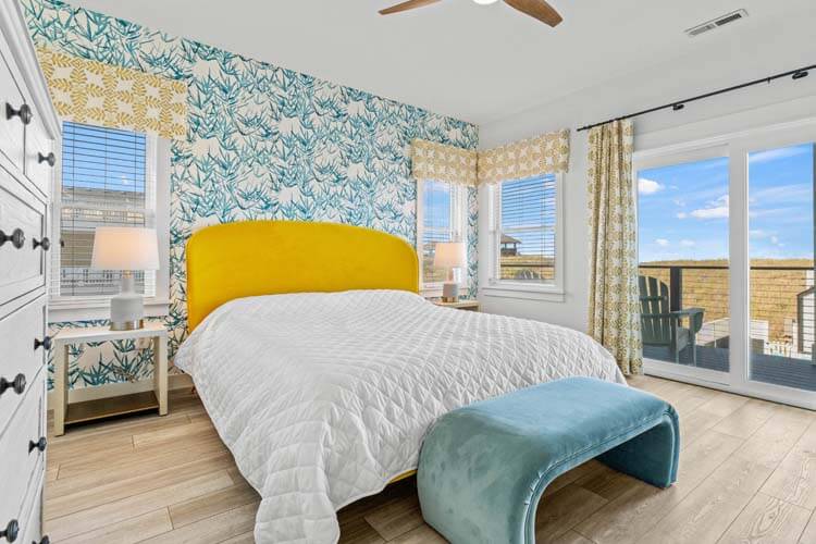 1st Floor Oceanside King with Private Bath