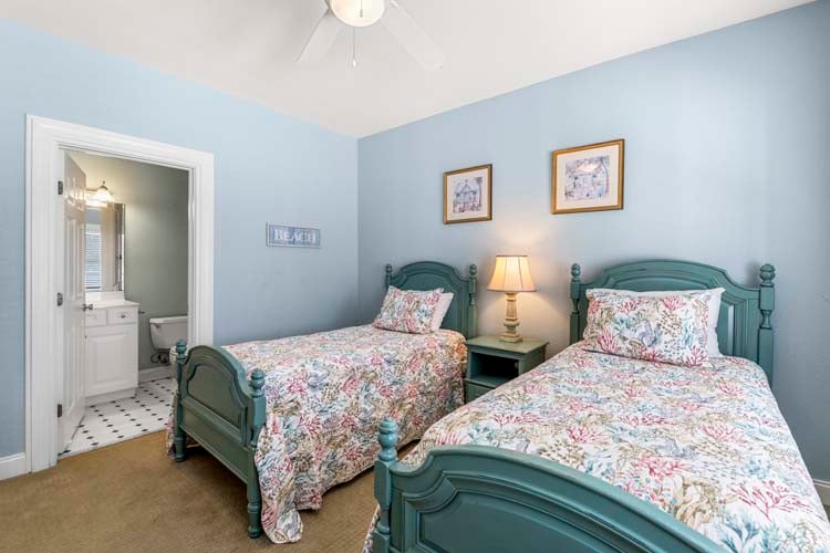 Ground Floor Twins with Private Bath