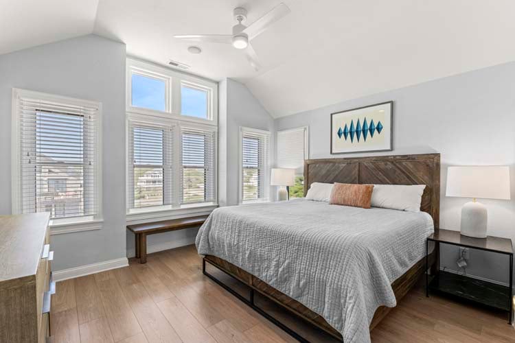 2nd Floor King with Private Bath