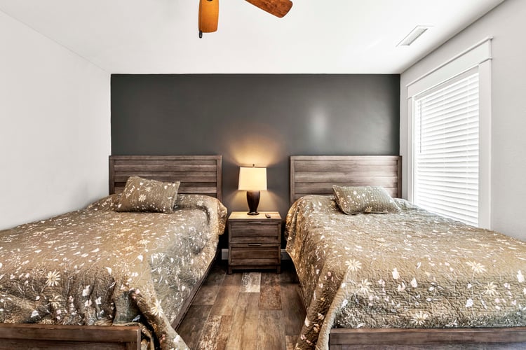 Ground Floor Doubles with Shared Bath (19)