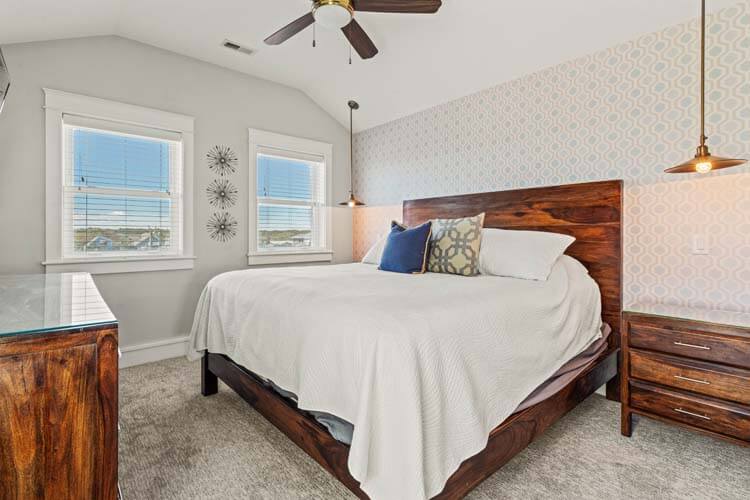 2nd Floor King with Private Bath