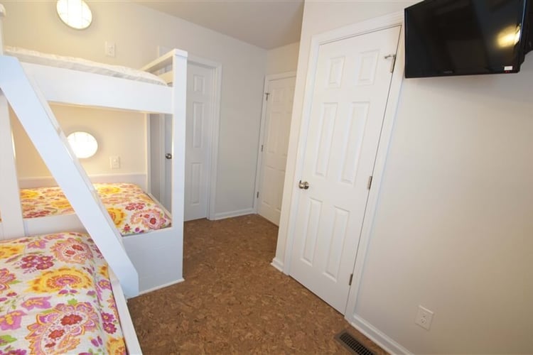 1st Floor Pyramid & Twin Bunk with Shared Bath