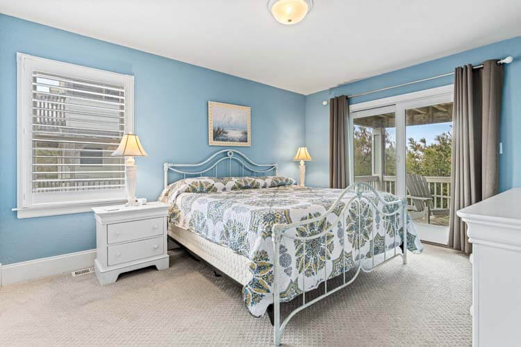 1st Floor King with Private Bath