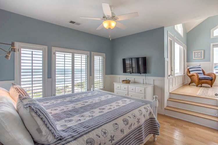 2nd Floor King with Private Bath