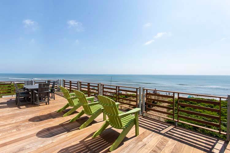 2nd Floor Oceanfront Deck