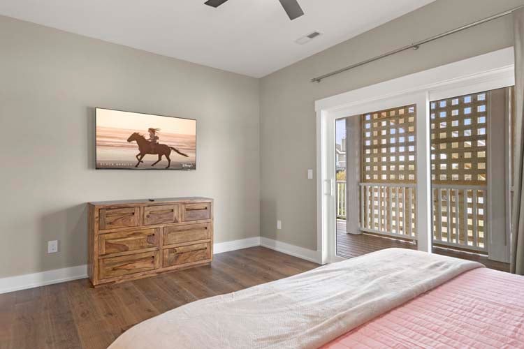 1st Floor King with Private Bath