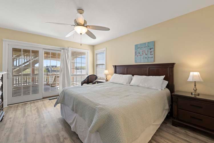 1st Floor Oceanside King with Private Bath
