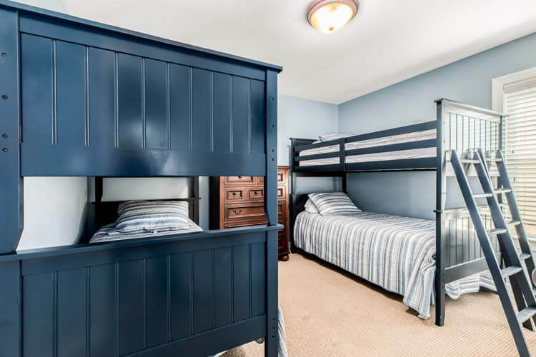 1st Floor Twin Bunks with Private Bath