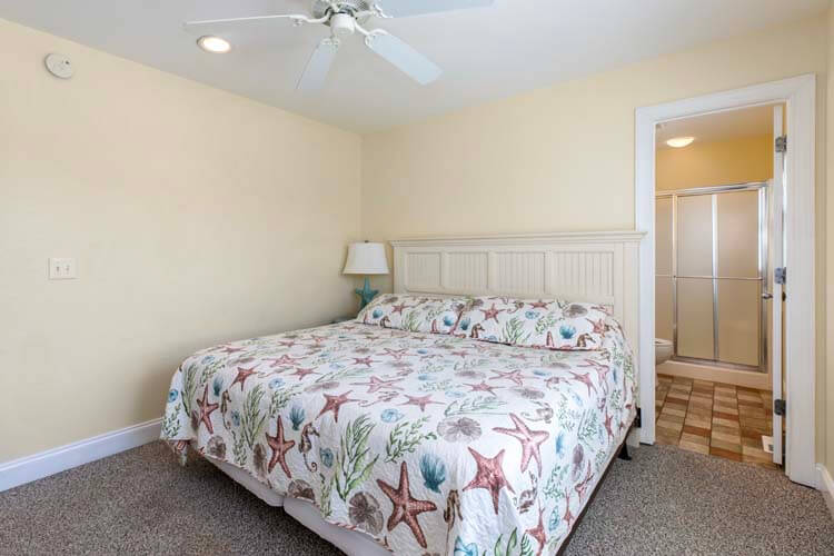 1st Floor King with Private Bath