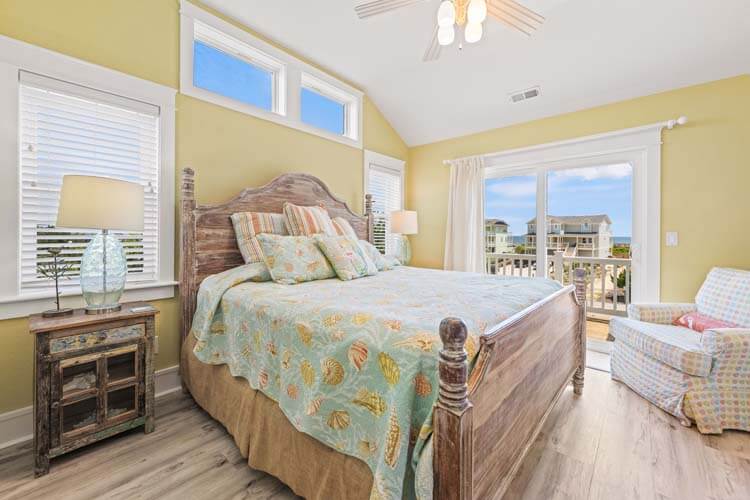 2nd Floor King with Private Bath