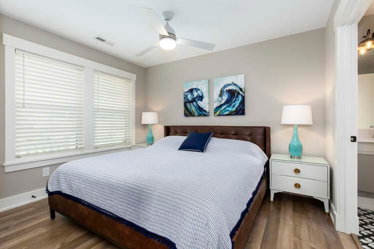 Ground Floor King with Private Bath (16)