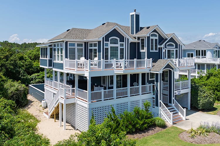 5 BR : 4.1 BA in COROLLA