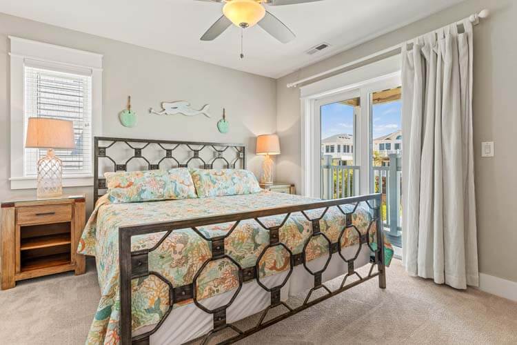 1st Floor King with Private Bath