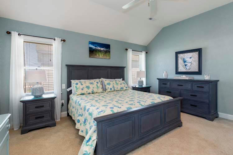 2nd Floor King with Private Bath