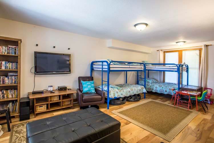 Ground Floor Twin Bunks & Futon Bedroom