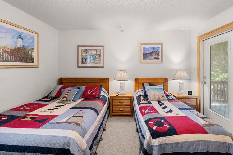 1st Floor Queen and Twin with Shared Bath