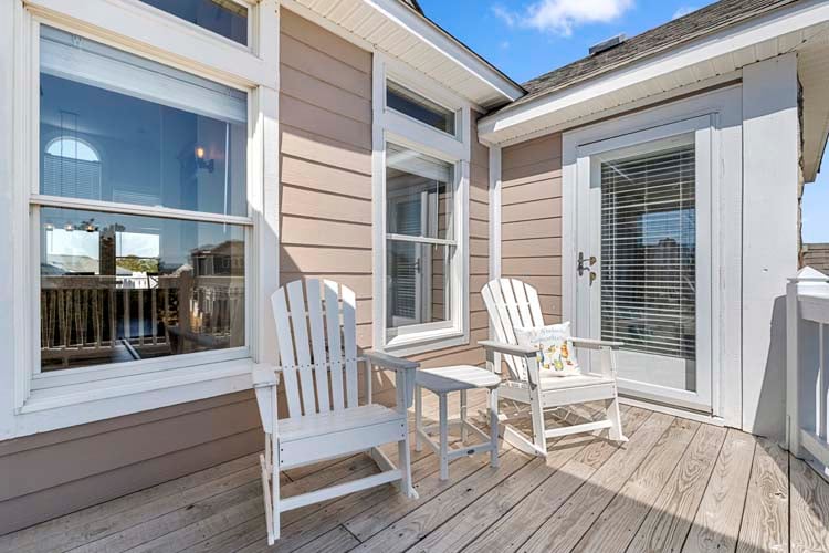 2nd Floor East Deck (Door to King Bedroom)