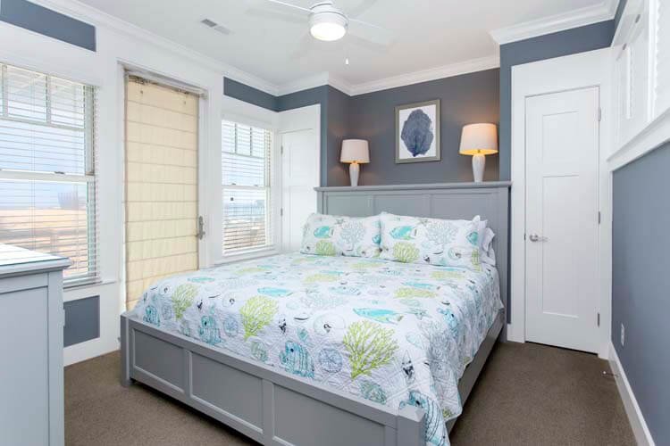 1st Floor King with Private Bath