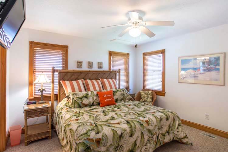 1st Floor King with Private Bath