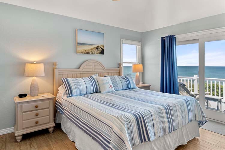 2nd Floor King with Private Bath