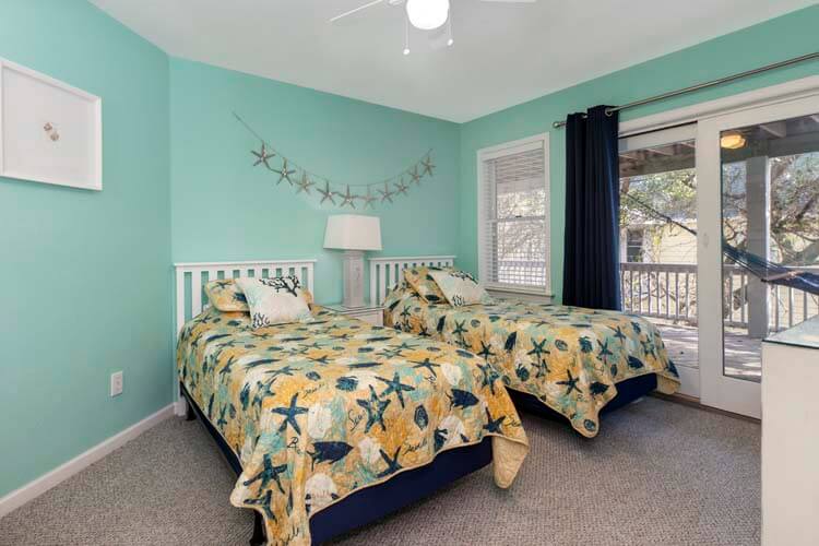 1st Floor Twins Bedroom