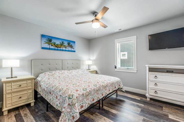 Ground Floor King with Private Bath