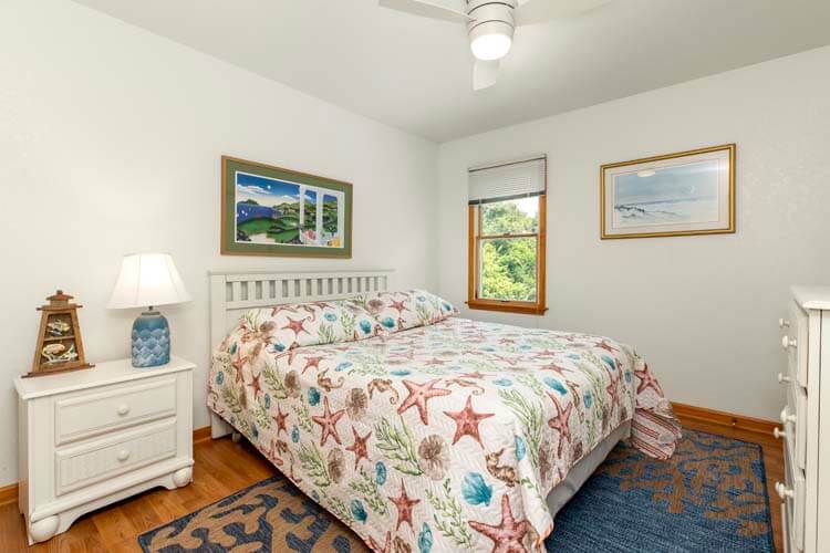 1st Floor Queen with Private Bath