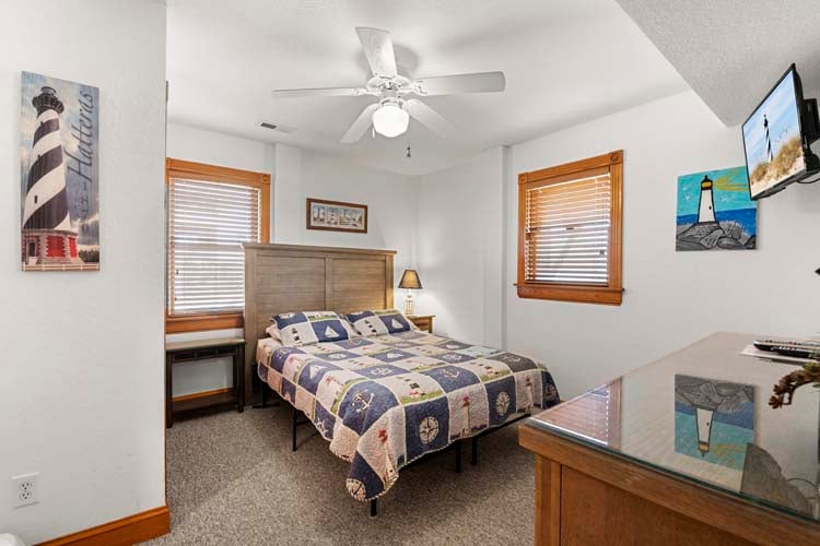 Ground Floor Queen with Shared Bath