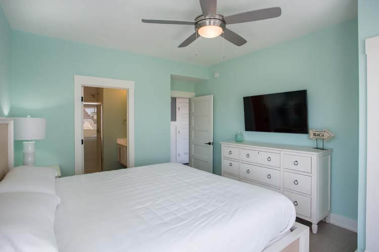 Ground Floor King with Private Bath