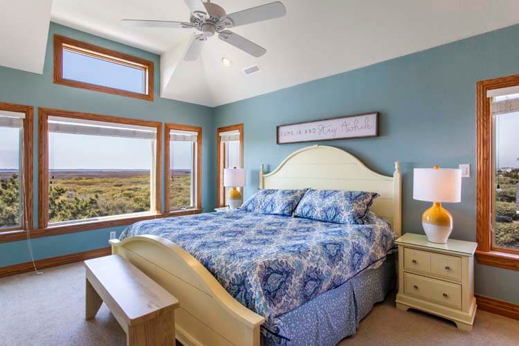 2nd Floor King with Private Bath