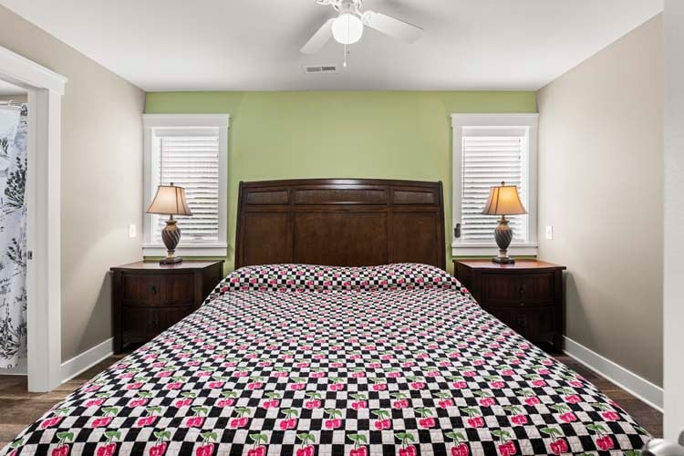 Ground Floor King with Private Bath (5)