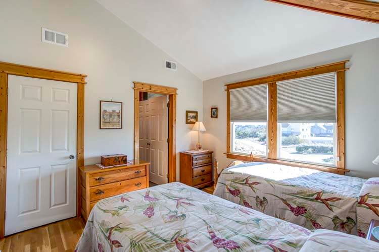 1st Floor Twins with Shared Bath