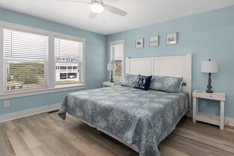 1st Floor King with Private Bath