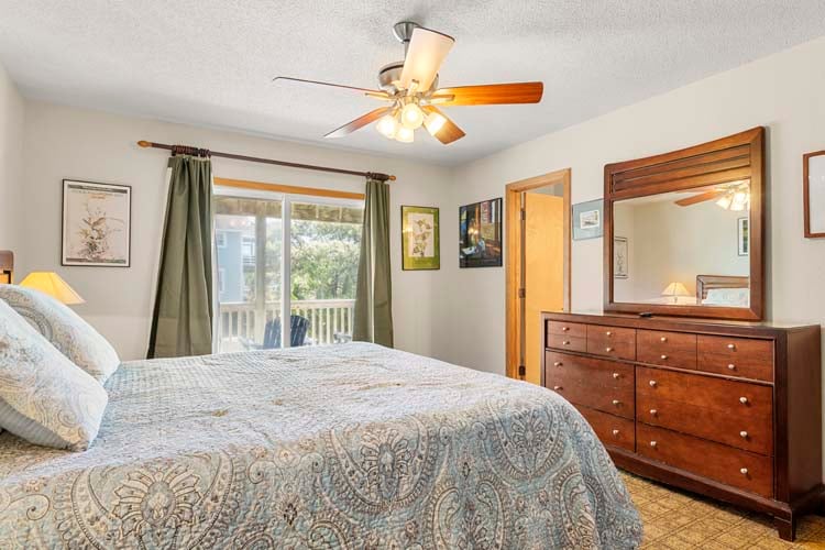 1st Floor King with Private Bath
