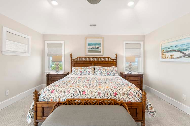 2nd Floor King with Private Bath