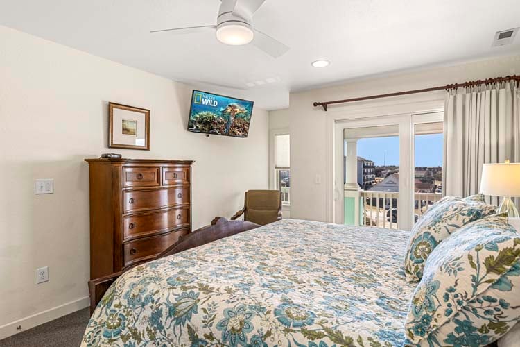 2nd Floor King with Private Bath (2)