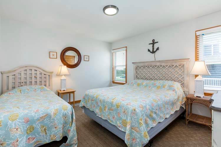 1st Floor Queen & Twin with Private Bath