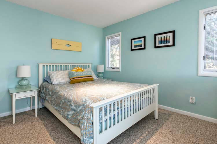 1st Floor Queen with Private Bath