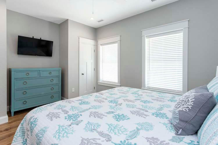 1st Floor King with Private Bath