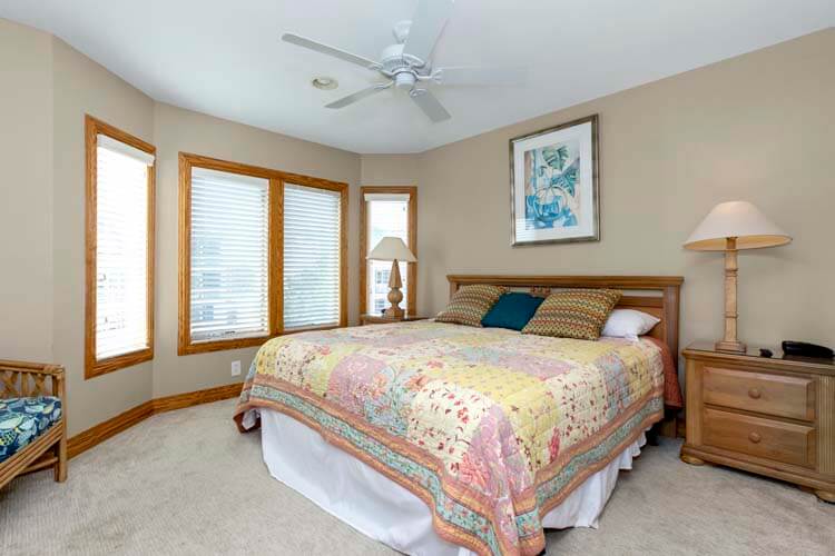 1st Floor King with Private Bath