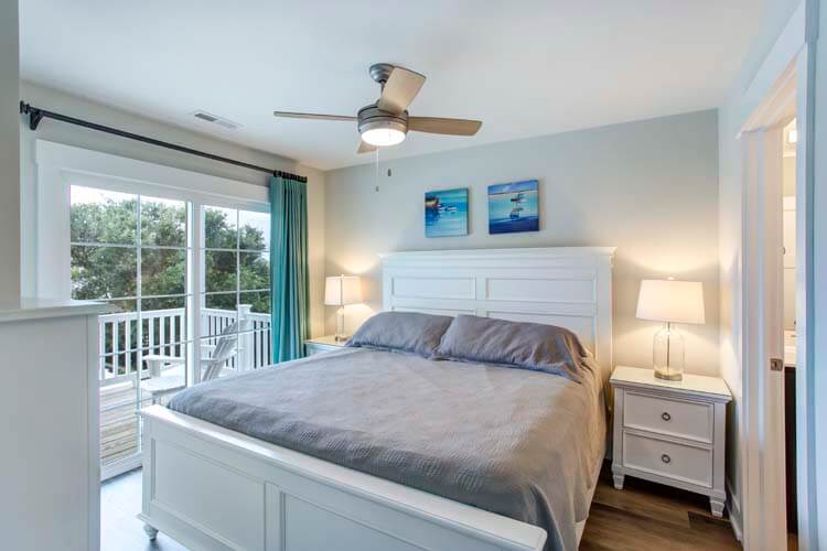 1st Floor King with Private Bath