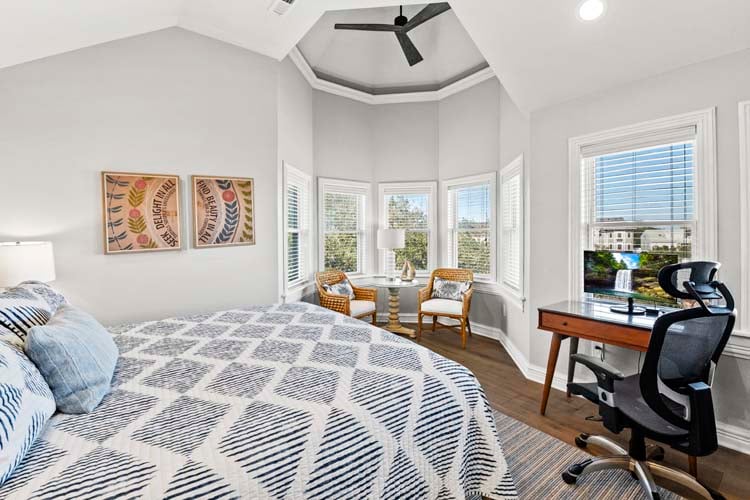 2nd Floor King with Private Bath