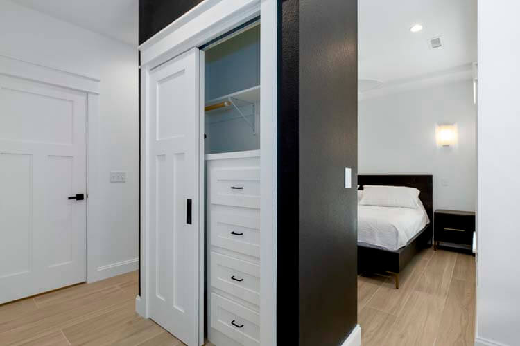 1st Floor King with Private Bath (11)