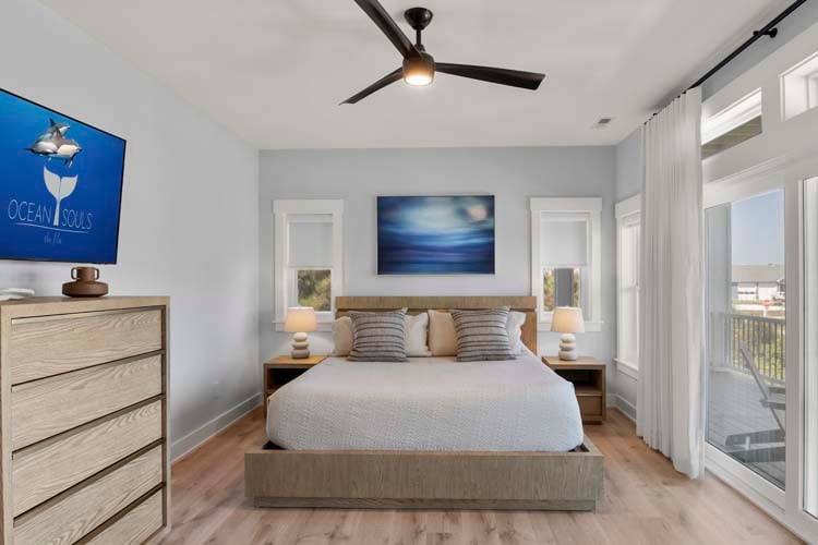 1st Floor King with Private Bath