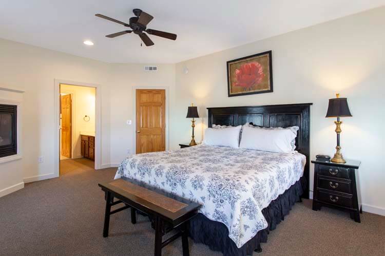 1st Floor King with Private Bath (7)