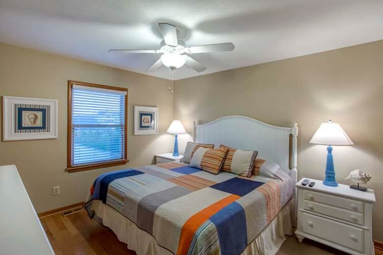 1st Floor King Bedroom