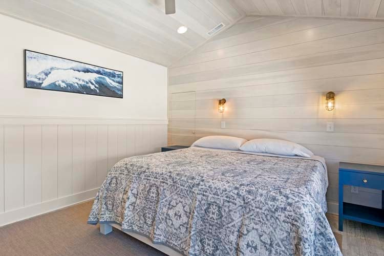 2nd Floor King with Private Bath