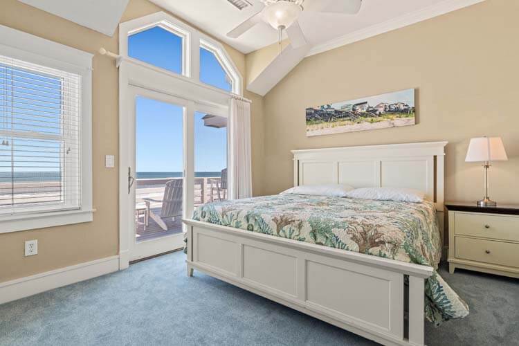 2nd Floor King with Private Bath